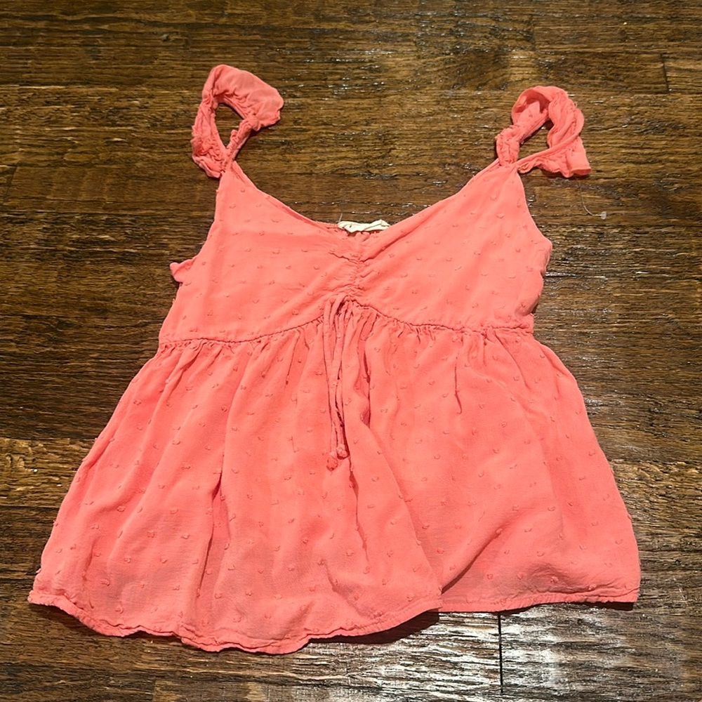 pink top